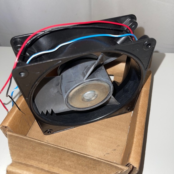 NEW COMAIR ROTRON MAJOR FAN 028887 MD48B5 115 VAC 1PH 50/60 HZ .27/.26 A 30/31 W - Picture 6 of 7